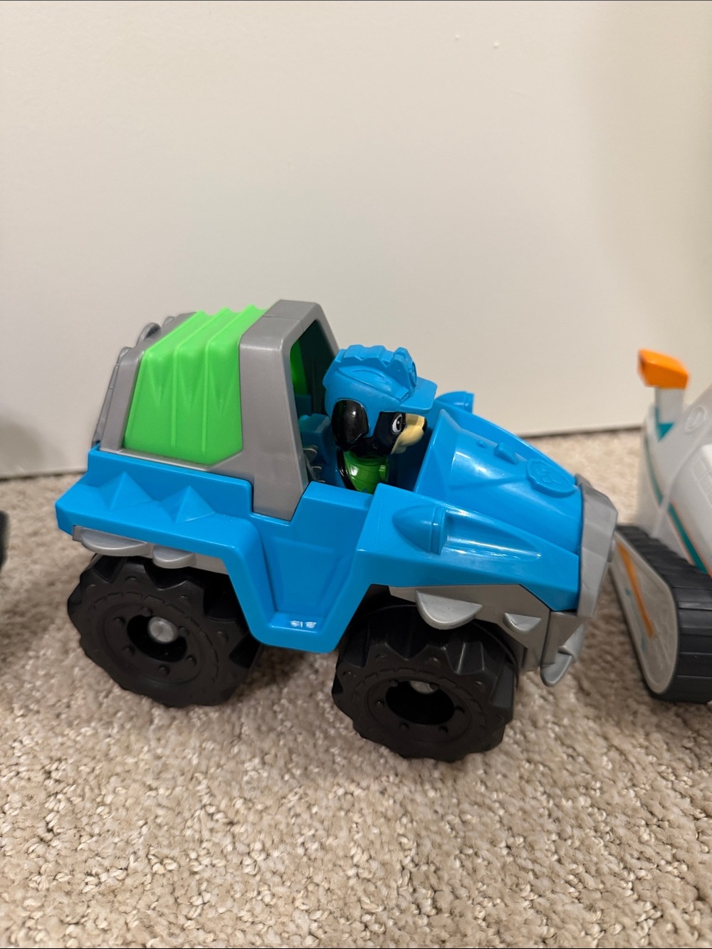Paw Patrol Rex and Everest - Picture 2 of 3